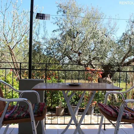 Rentoulia Apartment Poulithra