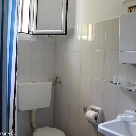 Rentoulia Apartmán Poúlithra