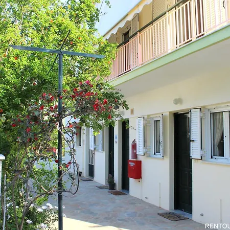 Rentoulia Apartment Poulithra
