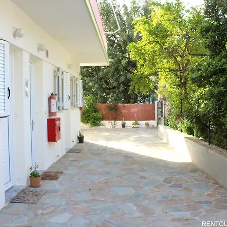 Rentoulia Apartment Poulithra